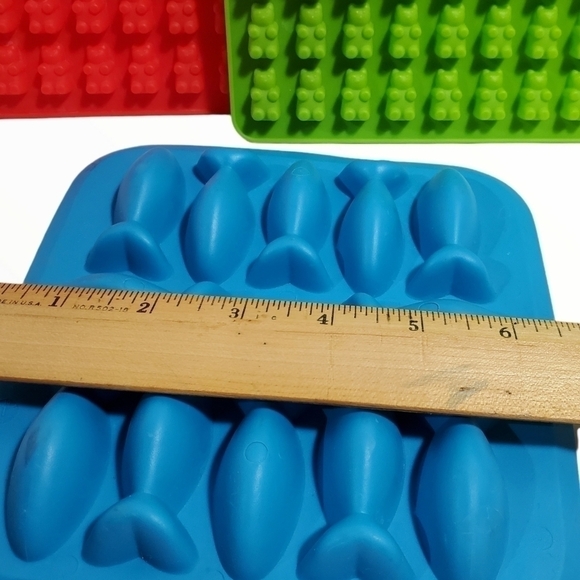 Lot of 3 mini bear gummy fish molds crafting ice cubes - Picture 3 of 7